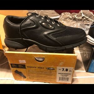 Oakley golf shoes, NWT